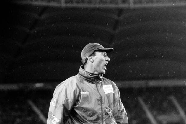 27.08.95 Stuttgarter Kickers - FC Bayern München Deutschland, Stuttgart, 27.05.1995, Fussball, DFB-Pokal, Stuttgarter Kickers- FC Bayern München (0:1): Wolfgang Wolf (Trainer Stuttgarter Kickers). *** 27 08 95 Stuttgarter Kickers FC Bayern München Germany, Stuttgart, 27 05 1995, Football, DFB Pokal, Stuttgarter Kickers FC Bayern München 0 1 Wolfgang Wolf Trainer Stuttgarter Kickers