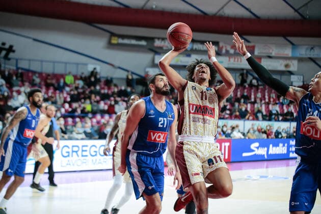 Mandatory Credit: Photo by Mattia Radoni LiveMedia Shutterstock (12596137ax) Victor Sanders (Umana Reyer Venezia) Basketball EuroCup Championship Umana Reyer Venezia vs Buducnost Voli Podgorica, Palasport Taliercio, Venice, Italy - 09 Nov 2021 Basketball EuroCup Championship Umana Reyer Venezia vs Buducnost Voli Podgorica, Palasport Taliercio, Venice, Italy - 09 Nov 2021  Copyright: xMattiaxRadoni LiveMedia Shutterstockx 12596137ax