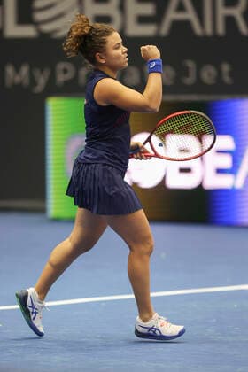 Jasmine Paolini makes fist and cheers, jubilation, joy, emotion Tennis Ladies Linz 2021 WTA Tips Arena Linz Oberoesterreich Oesterreich 10 November 2021 Copyright: xJuergenxHasenkopfx