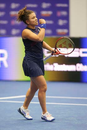 Jasmine Paolini makes fist and cheers, jubilation, joy, emotion Tennis Ladies Linz 2021 WTA Tips Arena Linz Oberoesterreich Oesterreich 10 November 2021 Copyright: xJuergenxHasenkopfx