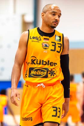 Disappointed Chris Frazier 33, WiHa Panthers Schwenningen GER, Basketball, Barmer 2 Bundesliga Pro A, Matchday 9, WiHa Panthers Villingen Schwenningen vs Quakenbrueck Artland Dragons, 10 11 2021, GER, Basketball, Barmer 2 Bundesliga Pro A, Matchday 9, WiHa Panthers Villingen Schwenningen vs Quakenbrueck Artland Dragons, 10 11 2021, Villingen Schwenningen Copyright: xEibner-Pressefotox EP_FWF