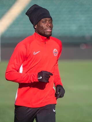 Fußball, Nationalteam Kanada Training November 10, 2021, EDMONTON, AB, CANADA: Team Canada s Alphonso Davies takes part in a practice session in Edmonton, Alta., on Wednesday November 10, 2021. Canada takes on Costa Rica in their World Cup match on Friday November 12, 2021. Alphonso Davies  - ZUMAc35_ 20211110_zaf_c35_046 Copyright: xJasonxFransonx