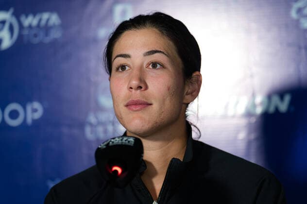 November 10, 2021, GUADALAJARA, MEXICO: Garbine Muguruza of Spain talks to the media after the first round-robin match at the 2021 Akron WTA, Tennis Damen Finals Guadalajara WTA tennis tournament GUADALAJARA MEXICO - ZUMAa181 20211110_zaa_a181_175 Copyright: xRobxPrangex
