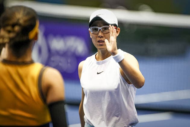 TENNIS - WTA, Tennis Damen Upper Austria Ladies Linz LINZ,AUSTRIA,11.NOV.21 - TENNIS - WTA Tour, Upper Austria Ladies Linz. Image shows Xinyu Wang (CHN) and Saisai Zheng (CHN).  GEPAxpictures xManfredxBinder