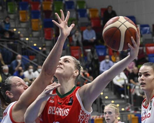 Basketball, Damen EM Quali, Tschechien - Belarus Renata Brezinova of Czech Republic, left, and Maryia Papova of Belarus in action during the women’s basketball group I qualification game for 2023 European Championship, EM, Europameisterschaft Czech Republic vs Belarus in Prague, Czech Republic, November 11, 2021. (CTKxPhoto MichalxKrumphanzl) CTKPhotoP2021111110024 