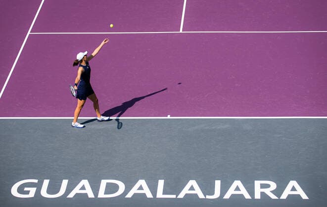 November 11, 2021, GUADALAJARA, MEXICO: Iga Swiatek of Poland in action during the first round-robin match at the 2021 Akron WTA, Tennis Damen Finals Guadalajara WTA tennis tournament against Maria Sakkari of Greece GUADALAJARA MEXICO - ZUMAa181 20211111_zaa_a181_003 Copyright: xRobxPrangex