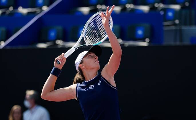 Mandatory Credit: Photo by Rob Prange Shutterstock (12596804al) Iga Swiatek of Poland in action during the first round-robin match at the 2021 Akron WTA, Tennis Damen Finals Guadalajara WTA tennis tournament Akron WTA Finals, Day 2, Tennis, Panamerican Tennis Center Guadalajara, Mexico - 11 Nov 2021 Akron WTA Finals, Day 2, Tennis, Panamerican Tennis Center Guadalajara, Mexico - 11 Nov 2021  Copyright: xRobxPrange Shutterstockx 12596804al