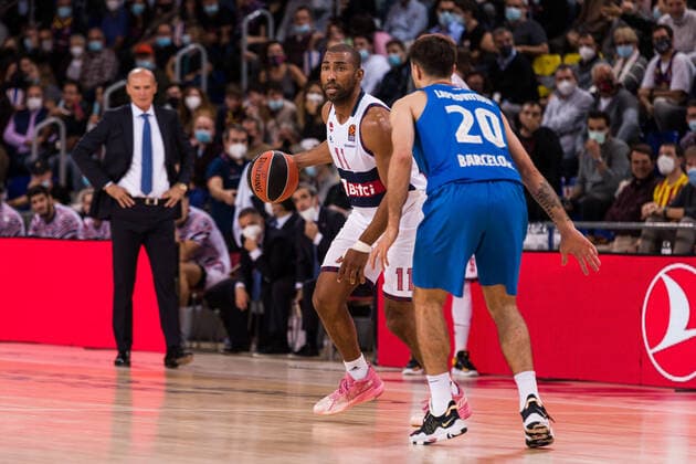 November 11, 2021, Barcelona, Barcelona, Spain: Jayson Grenger of Bitci Baskonia in action during the Turkish Airlines EuroLeague match between FC Barcelona, Barca and Bitci Baskonia at Palau Blaugrana on November 11, 2021 in Barcelona, Spain. Barcelona Spain - ZUMAa181 20211111_zaa_a181_051 Copyright: xJavierxBorregox