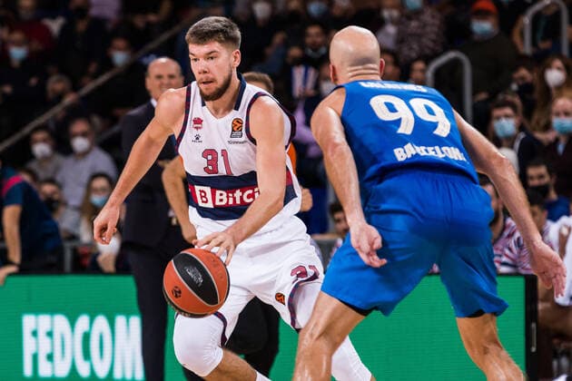 November 11, 2021, Barcelona, Barcelona, Spain: Rokas Giedraitis of Bitci Baskonia in action during the Turkish Airlines EuroLeague match between FC Barcelona, Barca and Bitci Baskonia at Palau Blaugrana on November 11, 2021 in Barcelona, Spain. Barcelona Spain - ZUMAa181 20211111_zaa_a181_052 Copyright: xJavierxBorregox