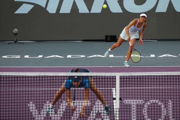 Hsieh Su-Wei (R) of Chinese Taipei and Elise Mertens (L) of Belgium in action against Alexa Guarachi of Chile and Desirae Krawczyk of the United States, during a tournament doubles match AKRON WTA, Tennis Damen Finals, in Guadalajara, Mexico, 11 November 2021. AKRON WTA Finals in Guadalajara !ACHTUNG: NUR REDAKTIONELLE NUTZUNG!  Copyright: xFranciscoxGuascox AME6529 20211112-a1f502b04b74a26910fd2ae44ebad49c851260c6