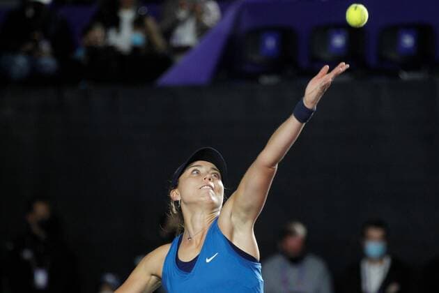 Paula Badosa of Spain in action against Aryna Sabalenka of Belarus, during a match of the AKRON WTA, Tennis Damen Finals tournament, in Guadalajara, Mexico, 11 November 2021. AKRON WTA Finals of Guadalajara !ACHTUNG: NUR REDAKTIONELLE NUTZUNG!  Copyright: xFranciscoxGuascox AME6569 20211112-dfaf4f45d0a2a3151246d80d4d12668e911383b5