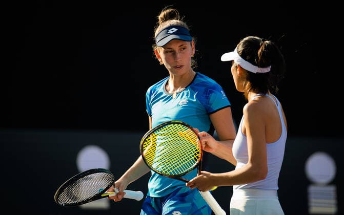 November 11, 2021, GUADALAJARA, MEXICO: Su-Wei Hsieh of Chinese Taipeh & Elise Mertens of Belgium in action during the first doubles round robin match at the 2021 Akron WTA, Tennis Damen Finals Guadalajara WTA tennis tournament GUADALAJARA MEXICO - ZUMAa181 20211111_zaa_a181_096 Copyright: xRobxPrangex