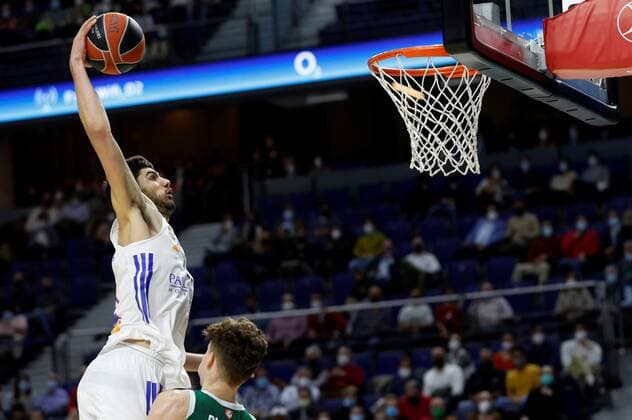 Real Madrid s center Tristan Vukcevic dunks during the Euroleague basketball game between Real Madrid and Zalgiris Kaunas at WiZink Center in Madrid, Spain, 12 November 2021. Real Madrid - Zalgiris Kaunas !ACHTUNG: NUR REDAKTIONELLE NUTZUNG!  Copyright: xMariscalx GRAF1737 20211112-bad0d6ff7dbc2047e2226fb517b5828b5a2537e5