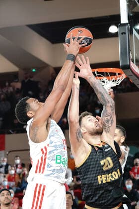Donatas Motiejunas (AS Monaco) - Darrun Hilliard (FC Bayern) BASKETBALL : Monaco vs FC Bayern - Euroleague - Monaco - 12 11 2021 NorbertScanella Panoramic 