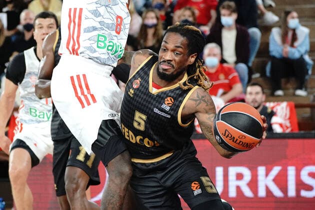 Paris Lee (AS Monaco) - Othello Hunter (FC Bayern) BASKETBALL : Monaco vs FC Bayern - Euroleague - Monaco - 12 11 2021 NorbertScanella Panoramic 