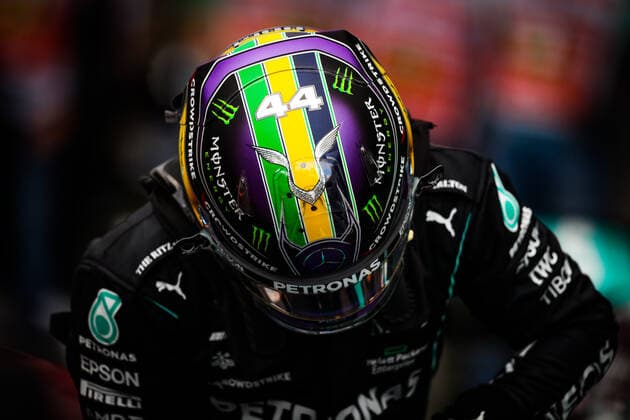 HAMILTON Lewis (gbr), Mercedes AMG F1 GP W12 E Performance, action helmet, casque, during the Formula 1 Heineken Grande Premio De Sao Paulo 2021, Sao Paulo Grand Prix, 19th round of the 2021 FIA Formula One World Championship, WM, Weltmeisterschaft from November 12 to 14, 2021 on the Interlagos Circuit, in Sao Paulo, Brazil - F1 - SAO PAULO GRAND PRIX 2021 DPPI Panoramic  20211112_GOODEN_FGO02795