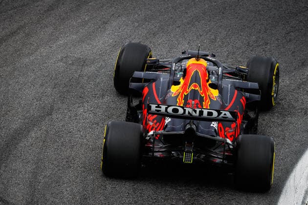 33 VERSTAPPEN Max (nld), Red Bull Racing Honda RB16B, action during the Formula 1 Heineken Grande Premio De Sao Paulo 2021, Sao Paulo Grand Prix, 19th round of the 2021 FIA Formula One World Championship, WM, Weltmeisterschaft from November 12 to 14, 2021 on the Interlagos Circuit, in Sao Paulo, Brazil - F1 - SAO PAULO GRAND PRIX 2021 DPPI Panoramic  00121039__V2_6254