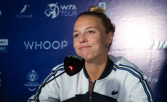 Mandatory Credit: Photo by Rob Prange Shutterstock (12596805al) Anett Kontaveit of Estonia talks to the media after the second round robin match at the 2021 Akron WTA, Tennis Damen Finals Guadalajara WTA tennis tournament Akron WTA Finals, Day 3, Tennis, Panamerican Tennis Center Guadalajara, Mexico - 12 Nov 2021 Akron WTA Finals, Day 3, Tennis, Panamerican Tennis Center Guadalajara, Mexico - 12 Nov 2021  Copyright: xRobxPrange Shutterstockx 12596805al