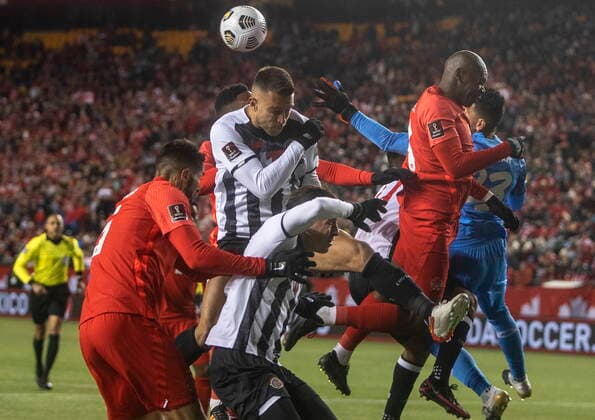 November 12, 2021, EDMONTON, AB, CANADA: Team Canada and Costa Rica players vie for the ball on a corner kick during first half World Cup qualifier soccer action in Edmonton on Friday, November 12, 2021. Canada News - November 12, 2021  - ZUMAc35_ 20211112_zaf_c35_057 Copyright: xJasonxFransonx