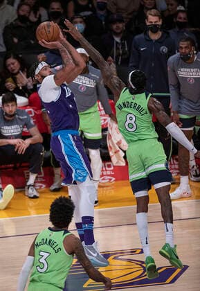 November 12, 2021, Los Angeles, California, USA: Jarred Vanderbilt 8 of the Minnesota Timberwolves defends against Anthony Davis 3 of the Los Angeles Lakers during their regular season NBA, Basketball Herren, USA game on Friday November 12, 2021 at the Staples Center in Los Angeles, California. Lakers lose to Timberwolves, 83-107. PI Los Angeles USA - ZUMAp124 20211112_zaa_p124_024 Copyright: xJAVIERxROJASx