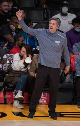 November 12, 2021, Los Angeles, California, USA: Head coach, Chris Finch of the Minnesota Timberwolves during their regular season NBA, Basketball Herren, USA game with the Los Angeles Lakers on Friday November 12, 2021 at the Staples Center in Los Angeles, California. Lakers lose to Timberwolves, 83-107. PI Los Angeles USA - ZUMAp124 20211112_zaa_p124_025 Copyright: xJAVIERxROJASx