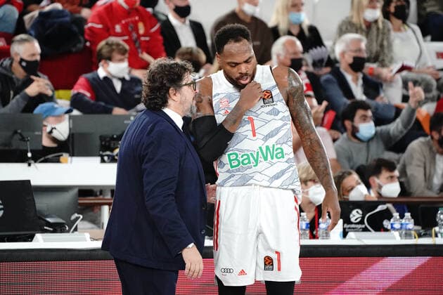 Andrea Trinchieri (Coach de FC Bayern) - Deshaun Thomas (FC Bayern) BASKETBALL : Monaco vs FC Bayern - Euroleague - Monaco - 12 11 2021 NorbertScanella Panoramic 