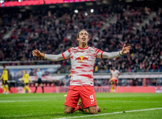 Leipzigs Yussuf Poulsen cheers after scoring to make it 2 1 Football 1 Bundesliga, Matchday 11 RB Leipzig Borussia Dortmund 2 1 6 November 2021 Leipzig, Red Bull Arena RB Leipzig Borussia Dortmund 2 1