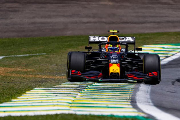 11 PEREZ Sergio (mex), Red Bull Racing Honda RB16B, action during the Formula 1 Heineken Grande Premio De Sao Paulo 2021, Sao Paulo Grand Prix, 19th round of the 2021 FIA Formula One World Championship, WM, Weltmeisterschaft from November 12 to 14, 2021 on the Interlagos Circuit, in Sao Paulo, Brazil - F1 - SAO PAULO GRAND PRIX 2021 DPPI Panoramic  00121039__V2_8382.JPG_