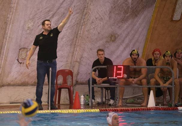 13 11 2021, Germany, Stuttgart, water polo Bundesliga, SV Ludwigsburg vs SG Neukölln, SVL coach Adrijan Jakovcev
