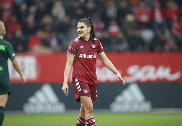 Munich, Germany 13 November 2021 Football, Womens Bundesliga, 2021 2022 season, FC Bayern Munich VFL Wolfsburg, Campus Jovana Damnjanovic FC Bayern Munich turns over DFB regulations prohibit any use of photographs as image sequences and or quasi video