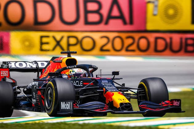 33 VERSTAPPEN Max (nld), Red Bull Racing Honda RB16B, action during the Formula 1 Heineken Grande Premio De Sao Paulo 2021, Sao Paulo Grand Prix, 19th round of the 2021 FIA Formula One World Championship, WM, Weltmeisterschaft from November 12 to 14, 2021 on the Interlagos Circuit, in Sao Paulo, Brazil - F1 - SAO PAULO GRAND PRIX 2021 DPPI Panoramic  00121039__V2_8450