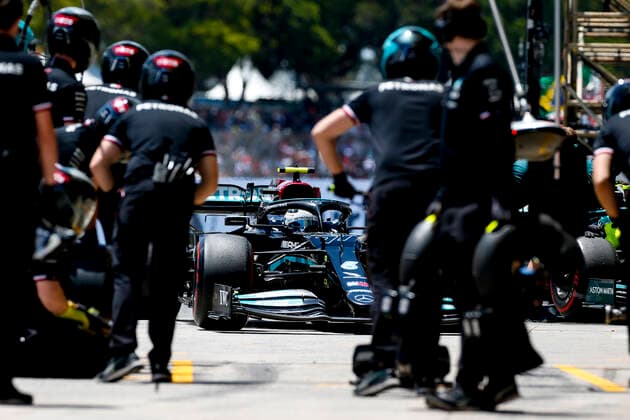 77 BOTTAS Valtteri (fin), Mercedes AMG F1 GP W12 E Performance, action during the Formula 1 Heineken Grande Premio De Sao Paulo 2021, Sao Paulo Grand Prix, 19th round of the 2021 FIA Formula One World Championship, WM, Weltmeisterschaft from November 12 to 14, 2021 on the Interlagos Circuit, in Sao Paulo, Brazil - F1 - SAO PAULO GRAND PRIX 2021 DPPI Panoramic  00121039_F12021GP19BRA_JK221114