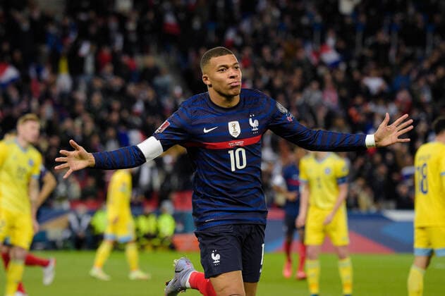 Joie des joueurs de l equipe de France apres le but de - Kylian Mbappe ( 10 - France ) - FOOTBALL : France vs Kazakhstan - Qualification coupe du monde - Paris - 13 11 2021 FedericoPestellini Panoramic 