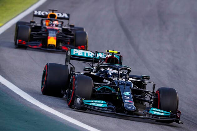 77 BOTTAS Valtteri (fin), Mercedes AMG F1 GP W12 E Performance, action during the Sprint race of the Formula 1 Heineken Grande Premio De Sao Paulo 2021, Sao Paulo Grand Prix, 19th round of the 2021 FIA Formula One World Championship, WM, Weltmeisterschaft from November 12 to 14, 2021 on the Interlagos Circuit, in Sao Paulo, Brazil - F1 - SAO PAULO GRAND PRIX 2021 DPPI Panoramic  00121039__V2_9432.JPG_
