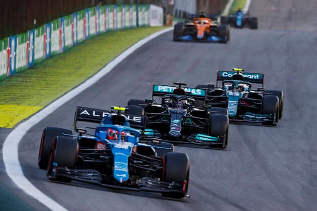 31 Esteban Ocon FRA, Alpine F1 Team , 44 Lewis Hamilton GBR, Mercedes AMG Petronas F1 Team , 5 Sebastian Vettel GER, Aston Martin Cognizant F1 Team , F1 Grand Prix of Brazil at Autodromo Jose Carlos Pace on November 13, 2021 in Sao Paulo, Brazil Photo by HOCH ZWEI Sao Paulo Brazil