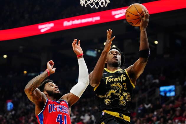 November 13, 2021, Toronto, ON, Canada: Toronto Raptors forward OG Anunoby (3) drives past Detroit Pistons forward Saddiq Bey (41) during first half NBA, Basketball Herren, USA basketball action in Toronto on Saturday, November 13, 2021. Canada News - November 13, 2021  - ZUMAc35_ 20211113_zaf_c35_051 Copyright: xFrankxGunnx