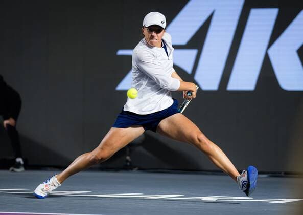 Mandatory Credit: Photo by Rob Prange Shutterstock (12596809co) Iga Swiatek of Poland in action during the second round robin match at the 2021 Akron WTA, Tennis Damen Finals Guadalajara WTA tennis tournament Akron WTA Finals, Day 4, Tennis, Panamerican Tennis Center Guadalajara, Mexico - 13 Nov 2021 Akron WTA Finals, Day 4, Tennis, Panamerican Tennis Center Guadalajara, Mexico - 13 Nov 2021  Copyright: xRobxPrange Shutterstockx 12596809co