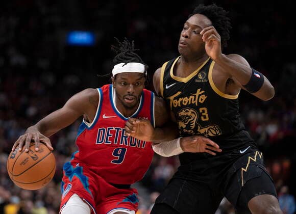 November 13, 2021, Toronto, on, Canada: Detroit Pistons forward Jerami Grant (9) drives past Toronto Raptors forward OG Anunoby (3) during second half NBA, Basketball Herren, USA action in Toronto on Saturday November 13, 2021. Canada News - November 13, 2021  - ZUMAc35_ 20211113_zaf_c35_098 Copyright: xFrankxGunnx