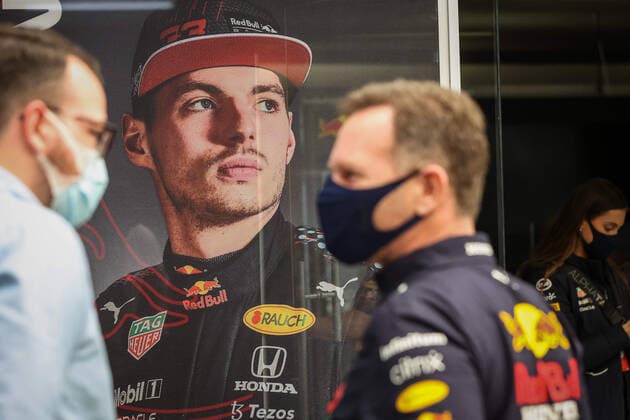 VERSTAPPEN Max (ned), Red Bull Racing Honda RB16B, portrait during the Formula 1 Heineken Grande Premio De Sao Paulo 2021, Sao Paulo Grand Prix, 19th round of the 2021 FIA Formula One World Championship, WM, Weltmeisterschaft from November 12 to 14, 2021 on the Interlagos Circuit, in Sao Paulo, Brazil - F1 - SAO PAULO GRAND PRIX 2021 - RACE DPPI Panoramic  00121040_AV6_5487