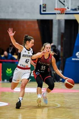 KORTRIJK, BELGIUM - NOVEMBER 14 : Julie Allemand of Belgium battles for the ball with Emma Lina Stach of Germany during the FIBA Women s EuroBasket 2023 Qualifiers match between Belgium and Germany on November 14, 2021 in Kortrijk, Belgium, 14 11 2021 ( Belgium v Germany - FIBA Women s EuroBasket 2023 Qualifiers PhotoNews Panoramic 