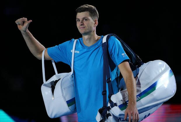 Mandatory Credit: Photo by Ella Ling Shutterstock (12602560ae) Hubert Hurkacz of Poland thanks the crowd Nitto ATP, Tennis Herren Finals, Tennis, Turin, Italy - 14 Nov 2021 Nitto ATP Finals, Tennis, Turin, Italy - 14 Nov 2021  Copyright: xEllaxLing Shutterstockx 12602560ae