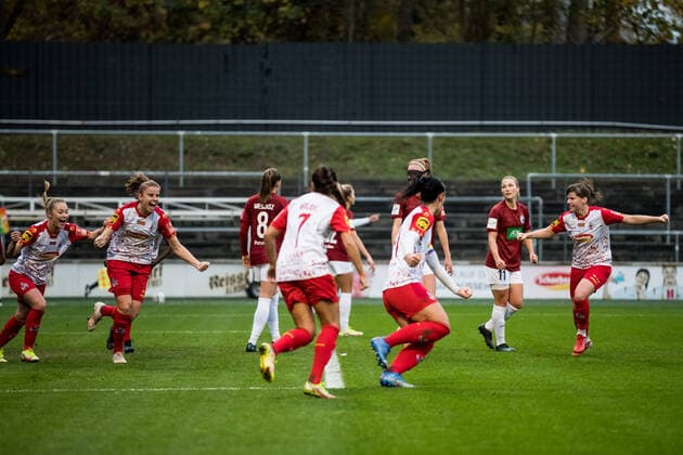 FLYERALARM Womens Bundesliga, 1 FC Koeln 1 FFC Turbine Potsdam 14 11 2021 The women of 1 FC Koeln celebrate the 1 0 by Myrthe Moorrees 6, 1 FC Koeln FLYERALARM Womens Bundesliga, 1 FC Koeln 1 FFC Turbine Potsdam, Koeln, Geissbockheim DFL REGULATES PROHIBIT ANY USE OF PHOTOGRAPHS AS IMAGE SEQUENCES AND OR QUASI VIDEO Copyright: xBEAUTIFULxSPORTS Wunderlx