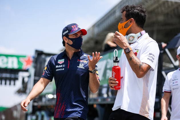 RICCIARDO Daniel (aus), McLaren MCL35M, PEREZ Sergio (mex), Red Bull Racing Honda RB16B, portrait during the Formula 1 Heineken Grande Premio De Sao Paulo 2021, Sao Paulo Grand Prix, 19th round of the 2021 FIA Formula One World Championship, WM, Weltmeisterschaft from November 12 to 14, 2021 on the Interlagos Circuit, in Sao Paulo, Brazil - F1 - SAO PAULO GRAND PRIX 2021 - RACE DPPI Panoramic  00121040_AV6_5769