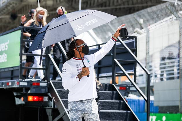 HAMILTON Lewis (gbr), Mercedes AMG F1 GP W12 E Performance, portrait during the Formula 1 Heineken Grande Premio De Sao Paulo 2021, Sao Paulo Grand Prix, 19th round of the 2021 FIA Formula One World Championship, WM, Weltmeisterschaft from November 12 to 14, 2021 on the Interlagos Circuit, in Sao Paulo, Brazil - F1 - SAO PAULO GRAND PRIX 2021 - RACE DPPI Panoramic  00121040_AV6_5773