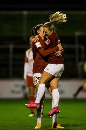 FLYERALARM Womens Bundesliga, 1 FC Koeln 1 FFC Turbine Potsdam 14 11 2021 Cheering at 1 FFC Turbine Potsdam after the 1 2 goal by Melissa Koessler 25, 1 FFC Turbine Potsdam FLYERALARM Womens Bundesliga, 1 FC Koeln 1 FFC Turbine Potsdam, Koeln, Geissbockheim DFL REGULATES PROHIBIT ANY USE OF PHOTOGRAPHS AS IMAGE SEQUENCES AND OR QUASI VIDEO Copyright: xBEAUTIFULxSPORTS Wunderlx