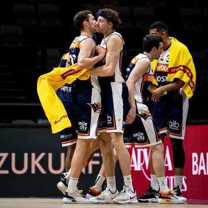 14 11 2021 Basketball Season 2021 2022 2 Bundesliga Pro A 10 Spieltag Nürnberg Falcons Basketball Club NBC Rostock Seawolves ThHa Jubel Freude bei Rostock