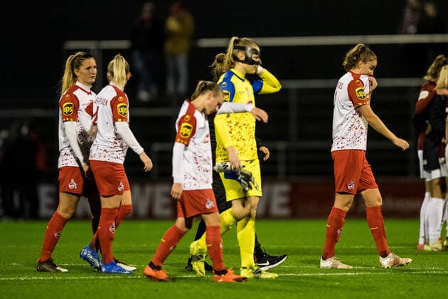 FLYERALARM Womens Bundesliga, 1 FC Koeln 1 FFC Turbine Potsdam 14 11 2021 Dejected faces among the women of 1 FC Koeln after the defeat FLYERALARM Womens Bundesliga, 1 FC Koeln 1 FFC Turbine Potsdam, Koeln, Geissbockheim DFL REGULATIONS PROHIBIT ANY USE OF PHOTOGRAPHS AS IMAGE SEQUENCES AND OR QUASI VIDEO Copyright: xBEAUTIFULxSPORTS Wunderlx