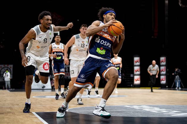 14 11 2021 Basketball Season 2021 2022 2 Bundesliga Pro A 10 Game Nuremberg Falcons Basketball Club NBC Rostock Seawolves ThHa Robert Albert Montgomery Jr 0, Rostock Seawolves Josh Price 9, Nuremberg Falcons BC NBC