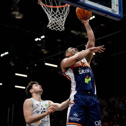 14 11 2021 Basketball Season 2021 2022 2 Bundesliga Pro A 10 Spieltag Nürnberg Falcons Basketball Club NBC Rostock Seawolves ThHa Jose Gabriel De Oliveira Neto 3, Rostock Seawolves Tim Köpple Koepple 25, Nürnberg Falcons BC NBC