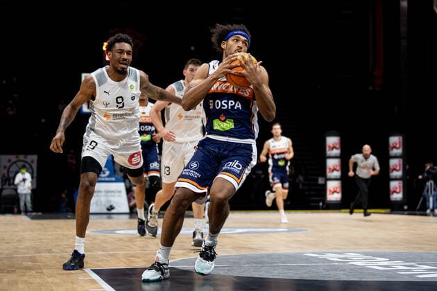 14 11 2021 Basketball Season 2021 2022 2 Bundesliga Pro A 10 Game Nuremberg Falcons Basketball Club NBC Rostock Seawolves ThHa Robert Albert Montgomery Jr 0, Rostock Seawolves Josh Price 9, Nuremberg Falcons BC NBC